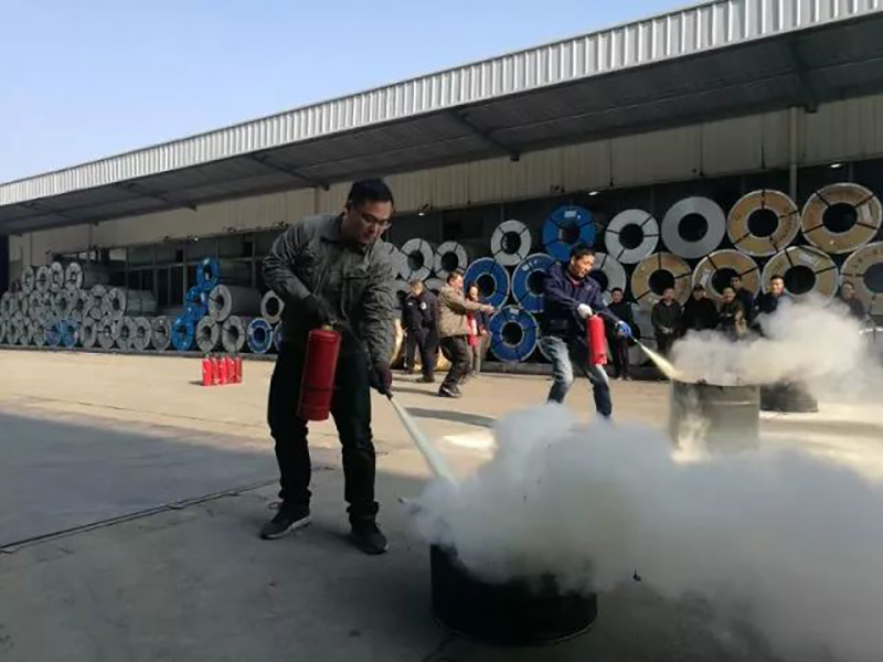 Legyen óvatos az „égés” ellen – a tűzoltógyakorlatok során